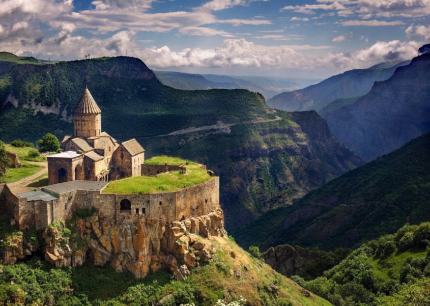 10 reasons to visit armenia